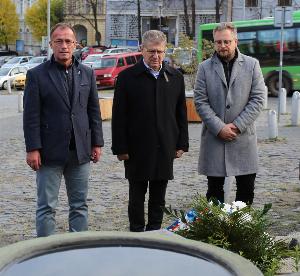 ROUDNICE SI PŘIPOMÍNÁ DEN BOJE ZA SVOBODU A DEMOKRACII