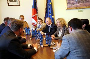 Diplomatická delegace v&nbsp;Roudnici navštívila ukrajinské uprchlíky