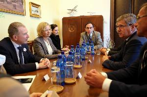 Diplomatická delegace v&nbsp;Roudnici navštívila ukrajinské uprchlíky