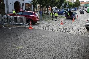 Havárie plynu omezuje vjezd na Karlovo náměstí